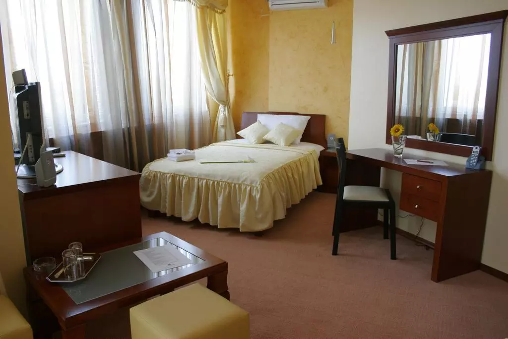 hotel_panorama city inn_novi_sad_shabavizparvaz_05.jpg